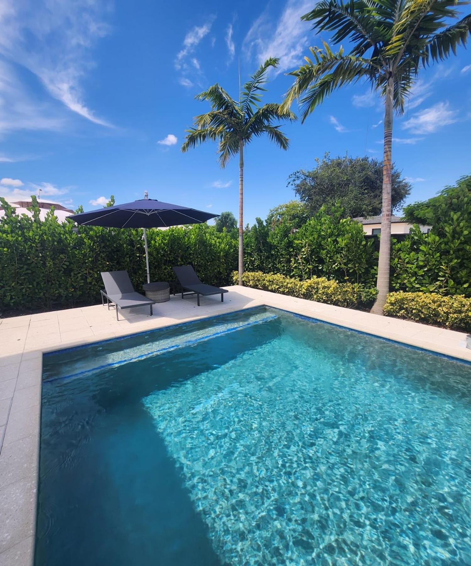 Coral Gabble Modern Mansion With Pool *
