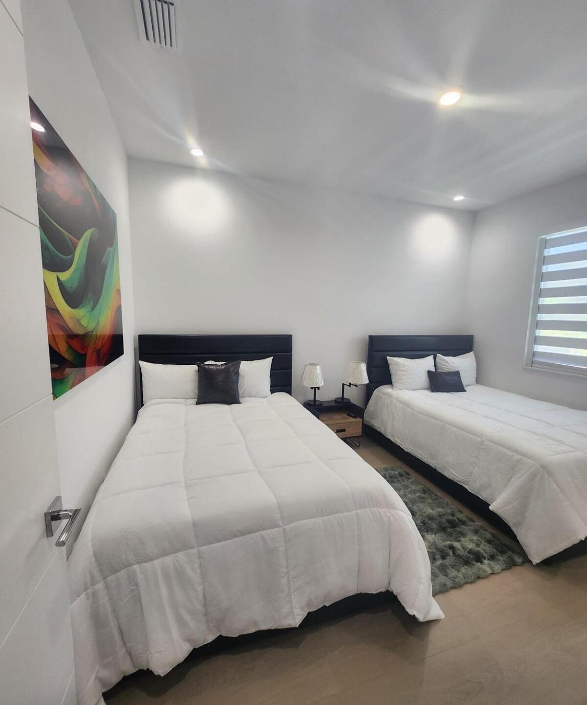 Coral Gabble Modern Mansion With Pool Villa