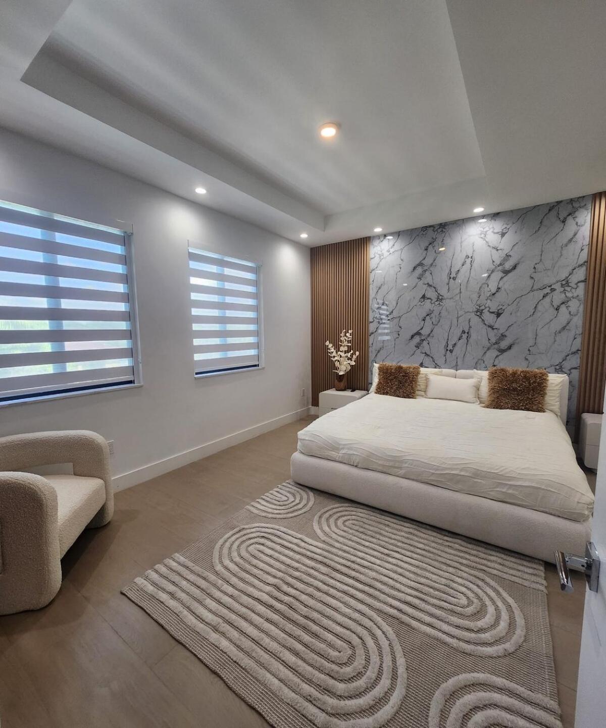 Coral Gabble Modern Mansion With Pool