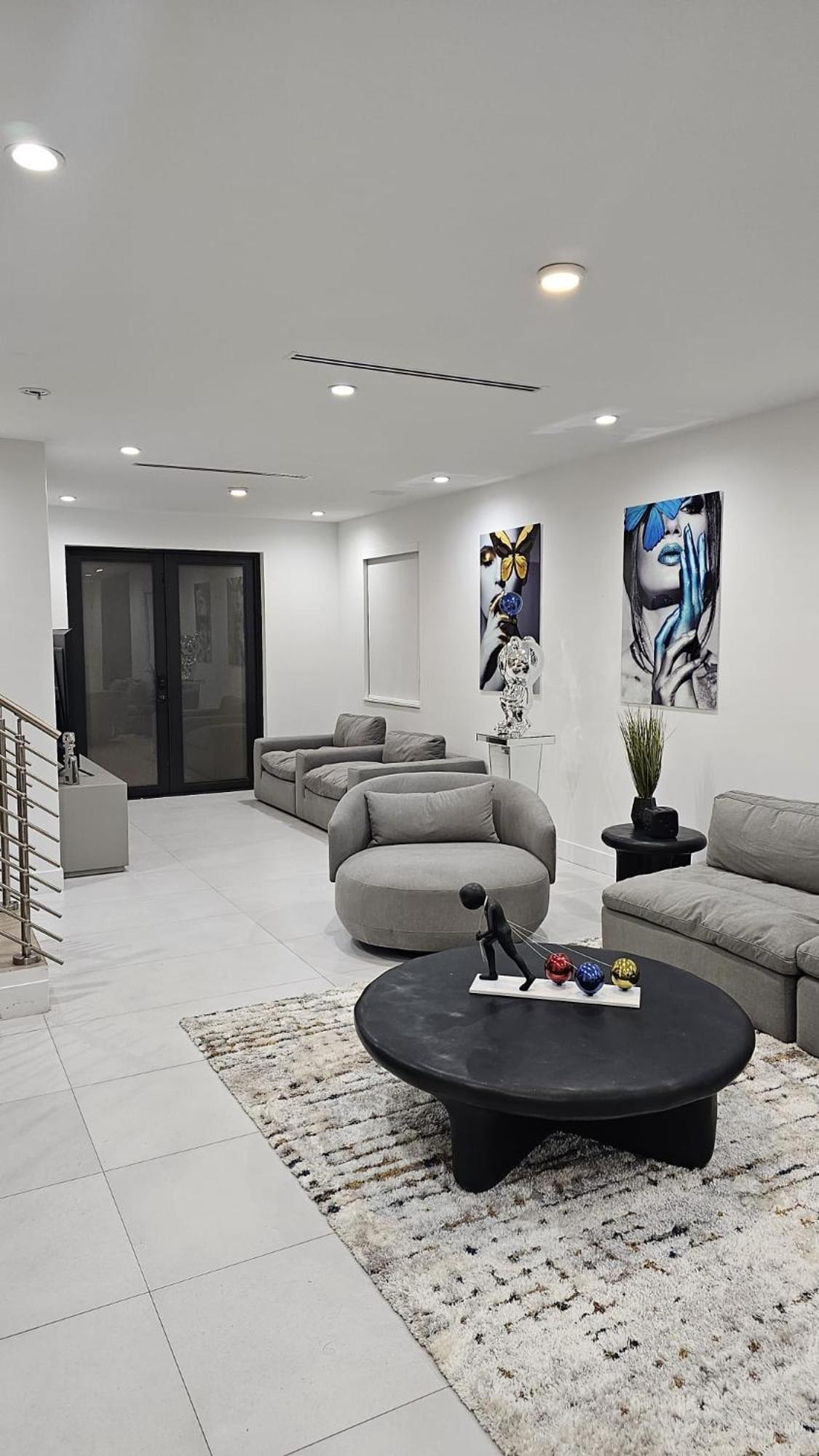 Coral Gabble Modern Mansion With Pool Miami